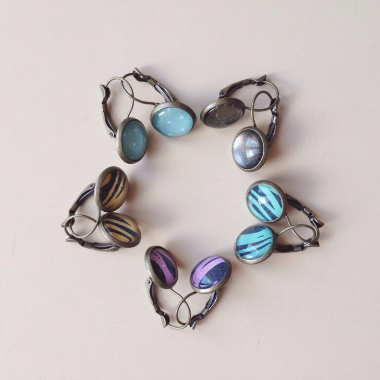 Earrings flower pattern