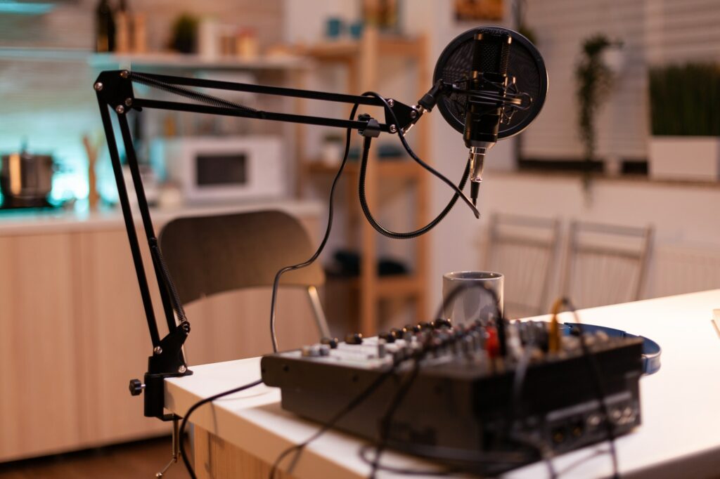 Podcast microphone and mixer
